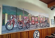 Sienas puo&scaron;ia menas, sportininkų ir JAWA kūrėjų portretai bei laikmečio reklamos.