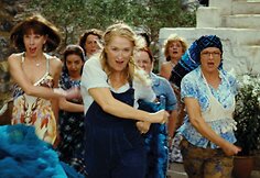 Kadrai iš filmo „Mamma Mia!“