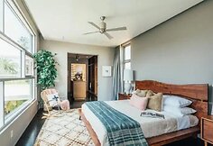 Namas, kuriame gyveno &bdquo;Sostų karų&ldquo; žvaigždė Emilia Clarke