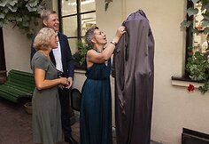 Leonardo Coheno skulptūros atidarymo akimirka 