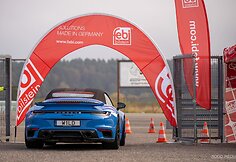 &bdquo;Porsche&ldquo; entuziastų metai: rinkosi ne tik &bdquo;gazuoti&ldquo;, bet ir pažinti Lietuvą
