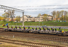 ES himną orkestras sugrojo ant važiuojančio traukinio platformų