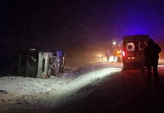Ties Lazdijais apvirto keleivius vežęs autobusas