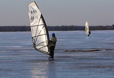 Potvynio zonoje vėją pasikinkė klubo „Ventvėjas“ ekstremalai (Skaitytojo Rolando nuotr.)