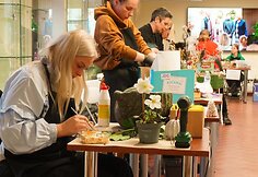 VU Botanikos sode jaunųjų floristų paroda