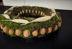 Kalėdinė dvasia gyva floristinėse kompozicijose