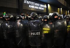 Sakartvelo kraštutinių dešiniųjų grupės protestuoja prieš filmo apie gėjus premjerą