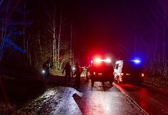 Policijos stabdomas BMW nestojo &ndash; nulėkė nuo kelio ir trenkėsi į medį: žuvo jaunas vairuotojas
