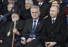 Serbijos prezidentas Tomislavas Nikoličius ir Rusijos prezidentas Vladimiras Putinas
