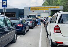 Automobilių eilės prie &bdquo;Regitros&ldquo;