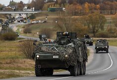 Lietuvos ir sąjungininkų kariai nuo pat ryto intensyviai tęsia judėjimą į Gen. Silvestro Žukausko poligoną Pabradėje.