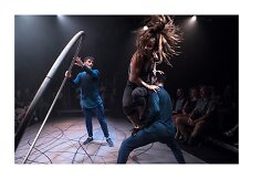 &Scaron;iuolaikinio cirko festivalis &bdquo;Cirkuliacija&ldquo; Kaune. Barely Methodical Troupe &bdquo;SHIFT&ldquo;