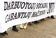 Lietuvos profesinių sąjungų konfederacijos piketas prie&scaron; skubotą socialinio modelio projekto priėmimą