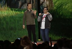 Jasonas Sudeikis ir Joshas Gadas