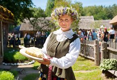 Lietuvos liaudies buities muziejaus ekskursijų vadovė-edukatorė Agnė Augustaitienė