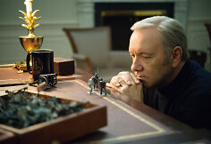 Kevinas Spacey seriale &bdquo;Kortų namelis&ldquo;