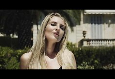 Eleonora Sebrova vaizdo klipe „I Follow You“