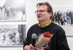 Pauliaus Lileikio fotografijų parodos &bdquo;Fotoamnestija 1988&ndash;1999&ldquo; atidarymas &Scaron;iaulių &bdquo;Au&scaron;ros&ldquo; muziejuje