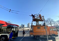 Prie Baltojo tilto dėl nutrūkusio laido sustojo troleibusų eismas