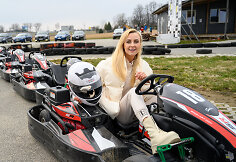 Žinomi žmonės kartingų trasoje