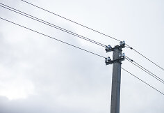 Elektros laidai prie nuosavų namų