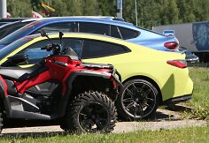 Prabangūs automobiliai Medininkuose