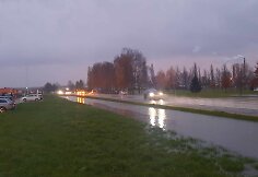 Dėl gausaus lietaus ėmė tvinti Kretingos gatvės. Meras pripažino, kad situacija mieste sudėtinga.