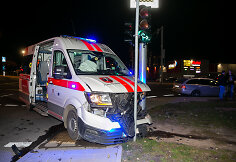 &bdquo;Mercedes&ldquo; susidūrė su greitosios pagalbos automobiliu.