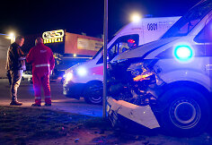 &bdquo;Mercedes&ldquo; susidūrė su greitosios pagalbos automobiliu.