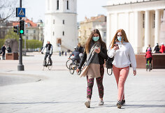 Vilniečiai džiaugiasi saulėta diena