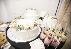 Vestuvinių suknelių salono atidarymo akimirka