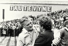 Valdas Adamkus ir Kazys Saja, 1988 m. rugpjūčio 23-oji, Sąjūdžio mitingas Vignio parke