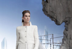 Erin Wasson vilki &bdquo;Chanel&ldquo; 2013&ndash;2014 m. rudens-žiemos vestuvinę suknelę