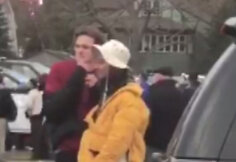 Malia Obama su draugu