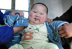 8 mėnesių kūdikis sveria jau 18 kg.