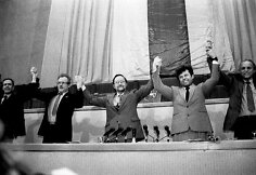 Priėmus Kovo 11-osios Aktą, AT vadovybė: K.Motieka, B.Kuzmickas, V. Landsbergis, Č.Stankevičius, A.Sakalas