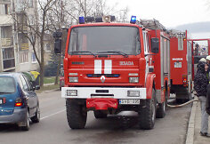 Ugniagesių automobiliai įvykio vietoje