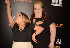 Alana Thompson su mama June