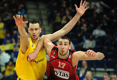 Donatas Motiejūnas (kairėje) ir Jonas Valančiūnas