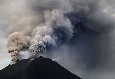 Indonezijoje išsiveržė Sinabungo ugnikalnis 2014 m. sausio 04 d.