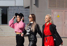 „Queens of Roses“