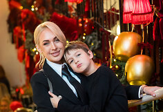 Oksana Pikul su sūnumi Dominyku