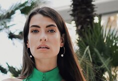 Ingridos Birsėnaitės-Biek&scaron;ienės darbai, modelis Gabrielė Tėvainytė