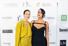 Asta Meschino, Karolina Meschino
