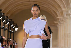 Victorios Beckham 2023 m. pavasario/vasaros kolekcija &bdquo;Ready to wear&ldquo; 