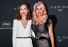 Isabelle Huppert ir Salma Hayek