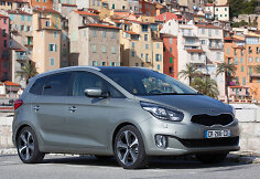 „KIA Carens“
