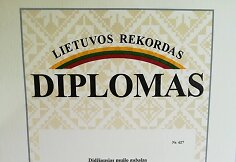 Kristinai &Scaron;ilinskienei įteiktas Lietuvos rekordo diplomas už muilą &bdquo;Milžiną&ldquo;