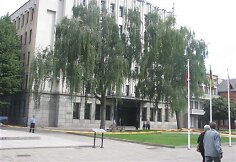 Prie miesto savivaldybės