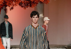 &bdquo;Ermenegildo Zegna&ldquo; 2018 m. pavasario-vasaros kolekcijos modelis 